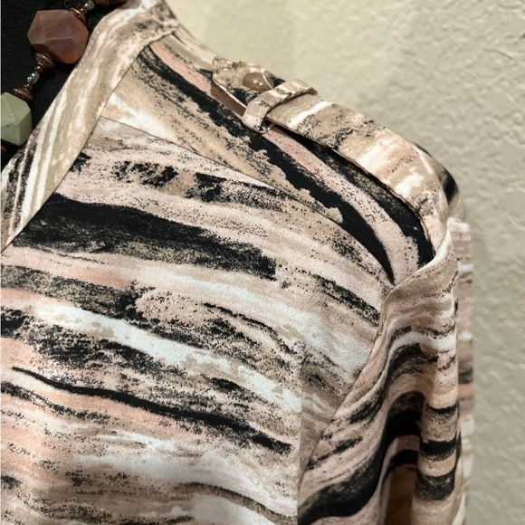 Calvin Klein No Iron Top button front cuffs top pockets and stone necklace - Picture 12 of 12